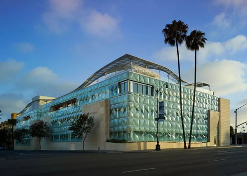 奇幻的建筑立面,有着时装般的魔力